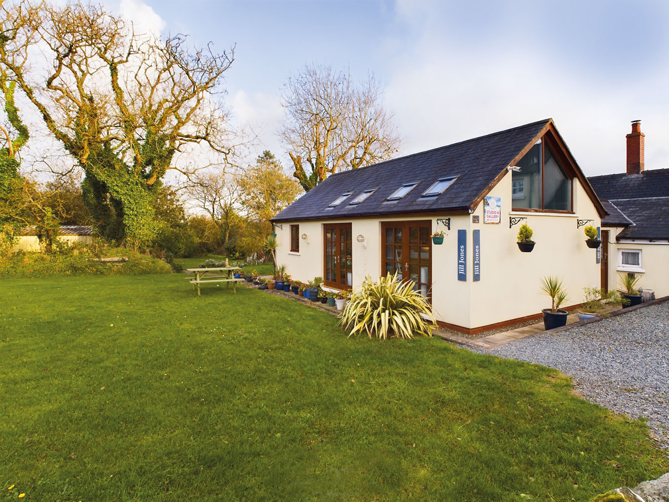 An Art Gallery is good for your Health: West Coast Gallery